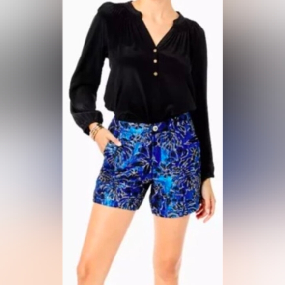Lilly Pulitzer High Rise Blue & Gold Metallic Shorts 6 - Picture 1 of 14